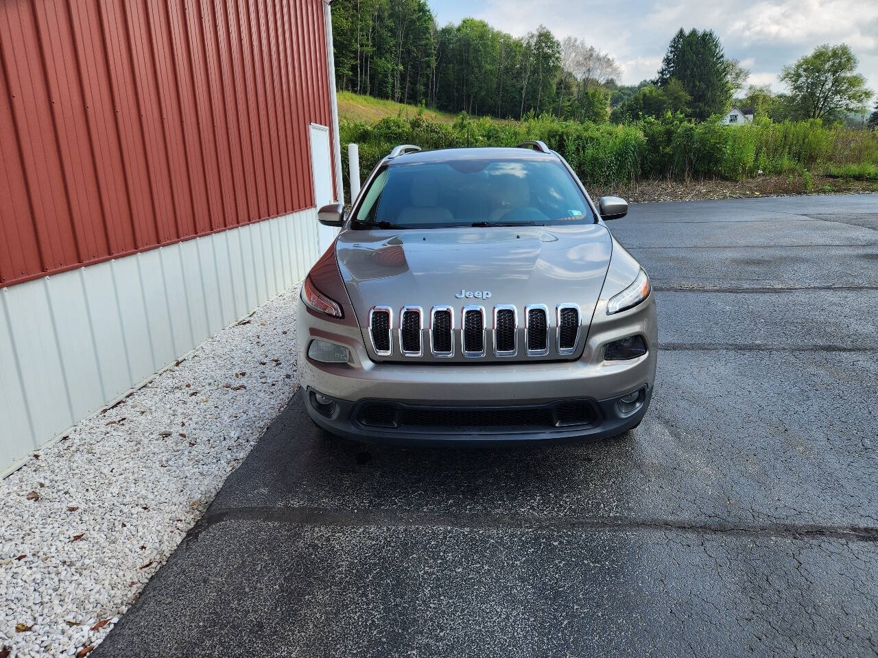 Used 2016 Jeep Cherokee Latitude w/ Cold Weather Group AWD/4WD image 6