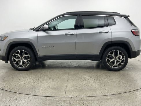 Used 2025 Jeep Compass Limited image 5