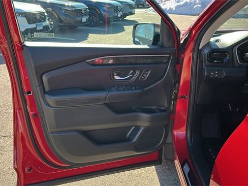 Used 2025 Honda Pilot Elite image 8