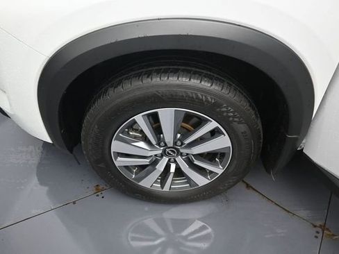 Used 2025 Nissan Pathfinder SL AWD/4WD image 36