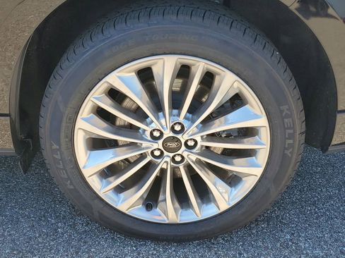 Certified 2022 Ford Edge Titanium w/ Equipment Group 301A AWD/4WD image 6