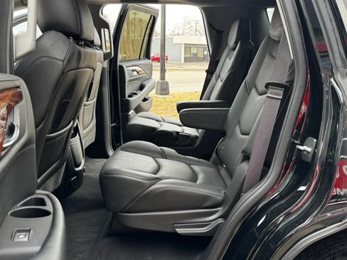 Used 2016 Cadillac Escalade Luxury AWD/4WD image 13