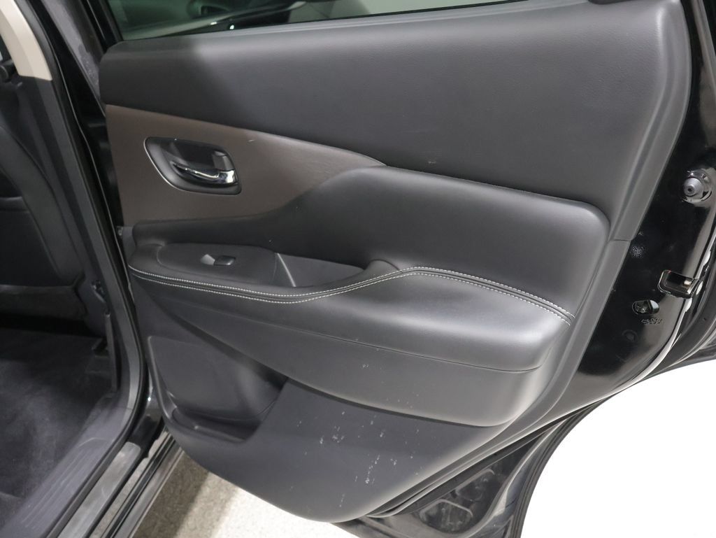 Used 2023 Nissan Murano SV w/ SV Midnight Edition Package AWD/4WD image 21