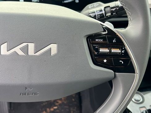Certified 2024 Kia Niro EX image 24