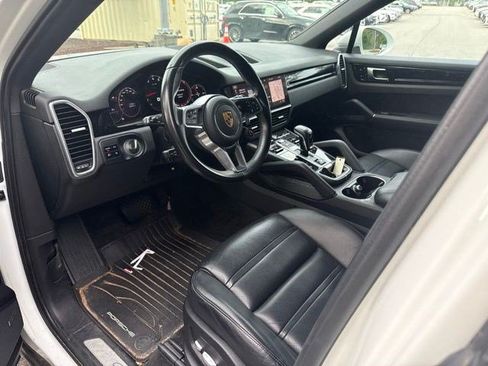 Used 2021 Porsche Cayenne Coupe AWD/4WD image 16