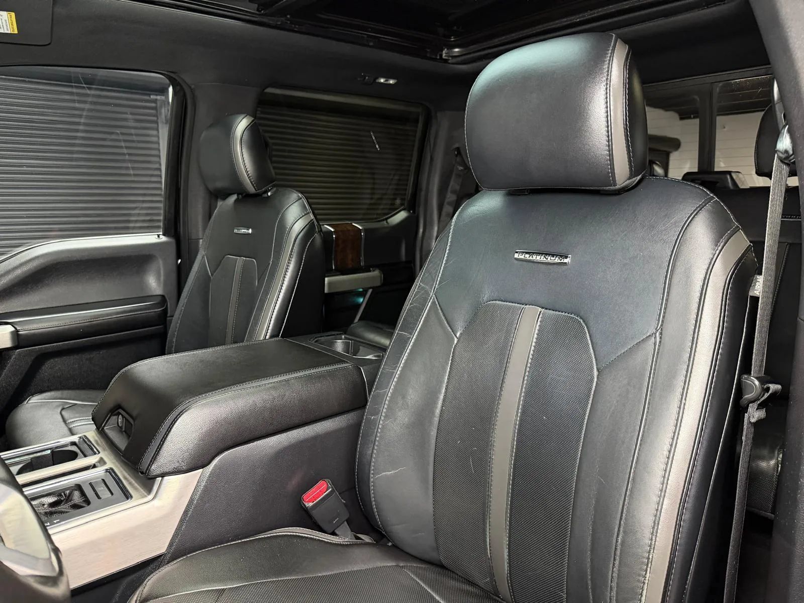 Used 2016 Ford F150 Platinum w/ Equipment Group 701A Luxury AWD/4WD image 26