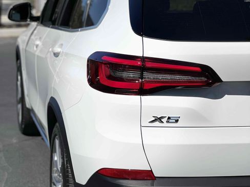 Used 2022 BMW X5 sDrive40i w/ Parking Assistance Package RWD image 48