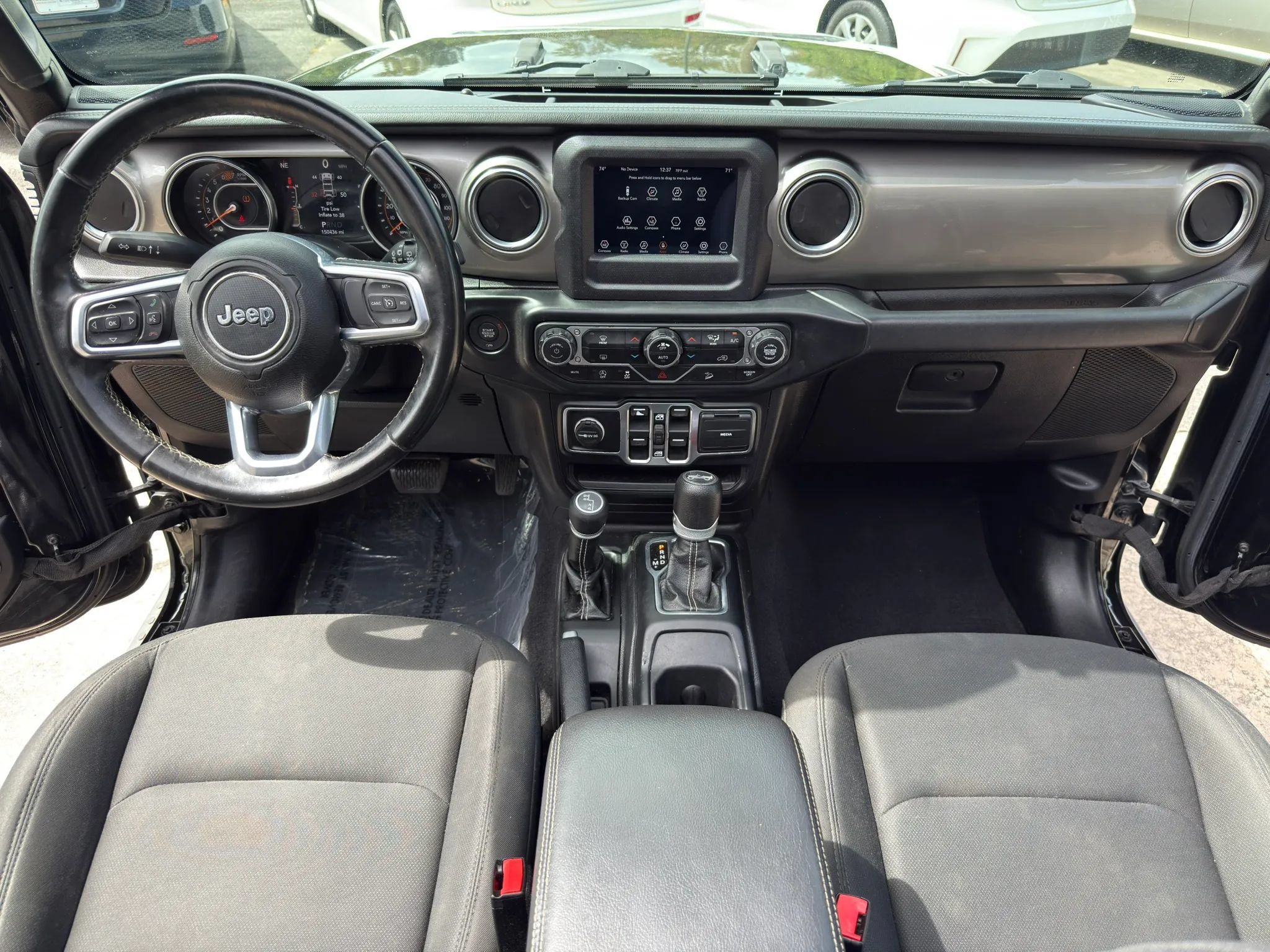 Used 2020 Jeep Wrangler Unlimited Sahara AWD/4WD image 24