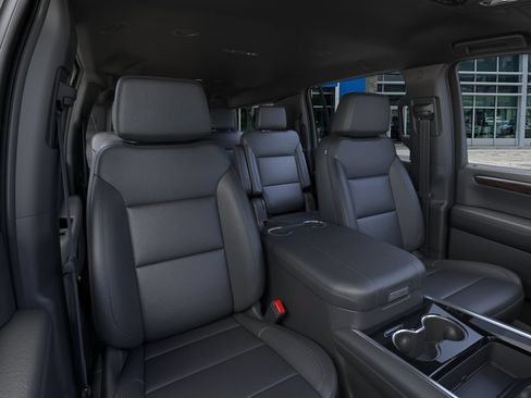 Used 2026 Chevrolet Suburban LT w/ Comfort Package RWD image 17