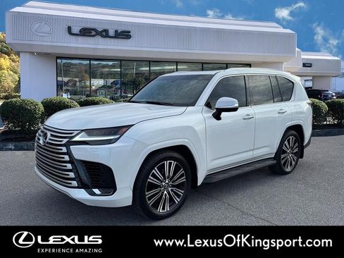 Used 2024 Lexus LX 600 4WD w/ Luxury Package image 1