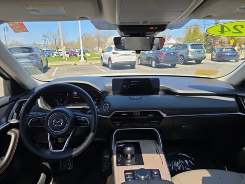 Used 2024 MAZDA CX-90 Plug-In Hybrid w/ Preferred AWD/4WD image 16