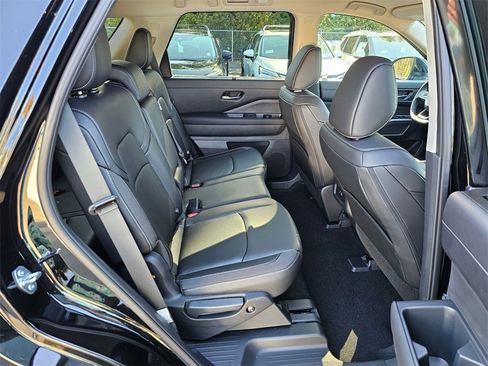 New 2025 Nissan Pathfinder SL w/ Cargo Package image 27