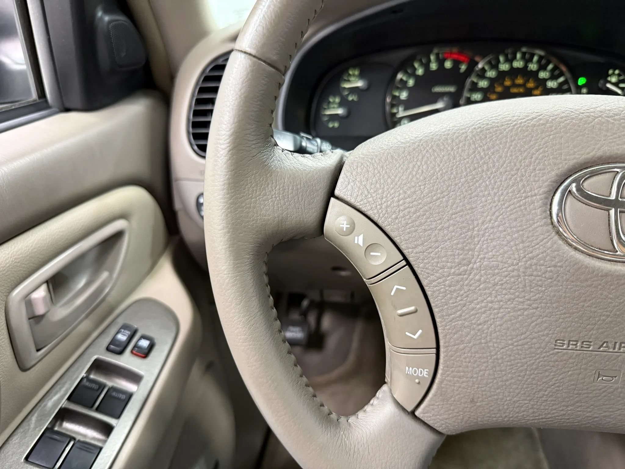 Used 2006 Toyota Sequoia Limited AWD/4WD image 33