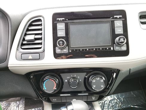 Used 2020 Honda HR-V LX image 9