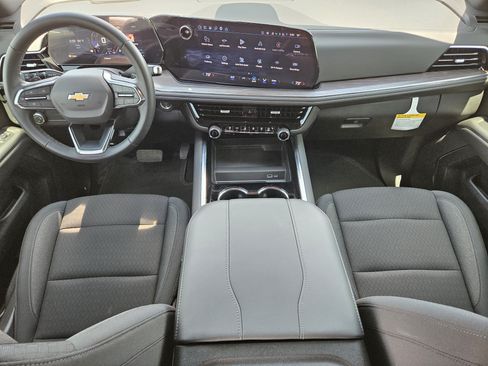 New 2026 Chevrolet Suburban LS RWD image 18