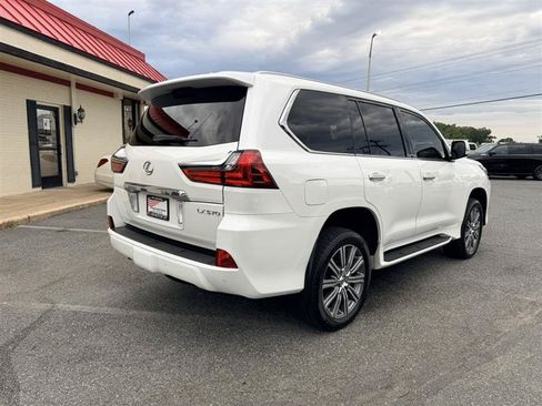 Used 2017 Lexus LX 570 4WD w/ Luxury Package image 5
