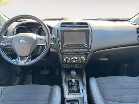 Used 2024 Mitsubishi Outlander Sport SE image 11