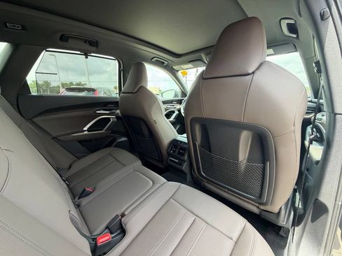 Used 2025 Audi Q5 Premium Plus w/ Premium Plus AWD/4WD image 28