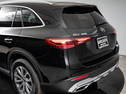Certified 2026 Mercedes-Benz GLC 300 4MATIC image 19