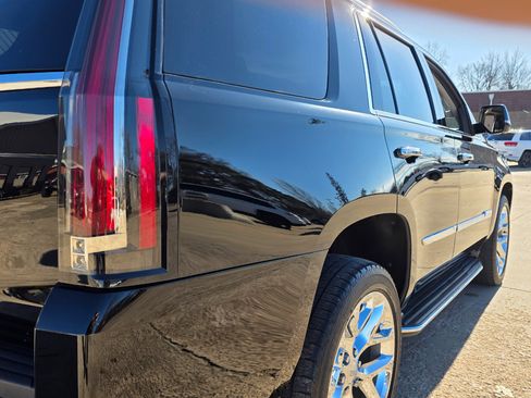 Used 2020 Cadillac Escalade Luxury image 25