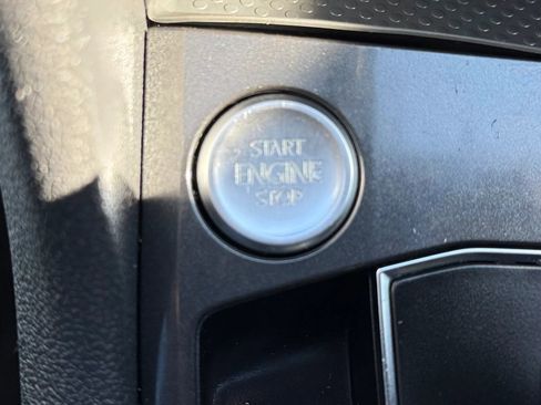 Used 2018 Volkswagen Tiguan SE image 20