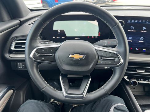 Certified 2025 Chevrolet Traverse LT image 16