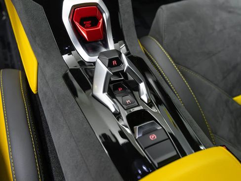Used 2023 Lamborghini Huracan Tecnica RWD image 32