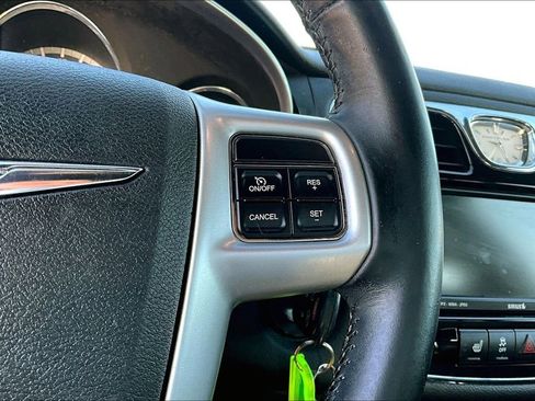 Used 2011 Chrysler 200 Limited image 14