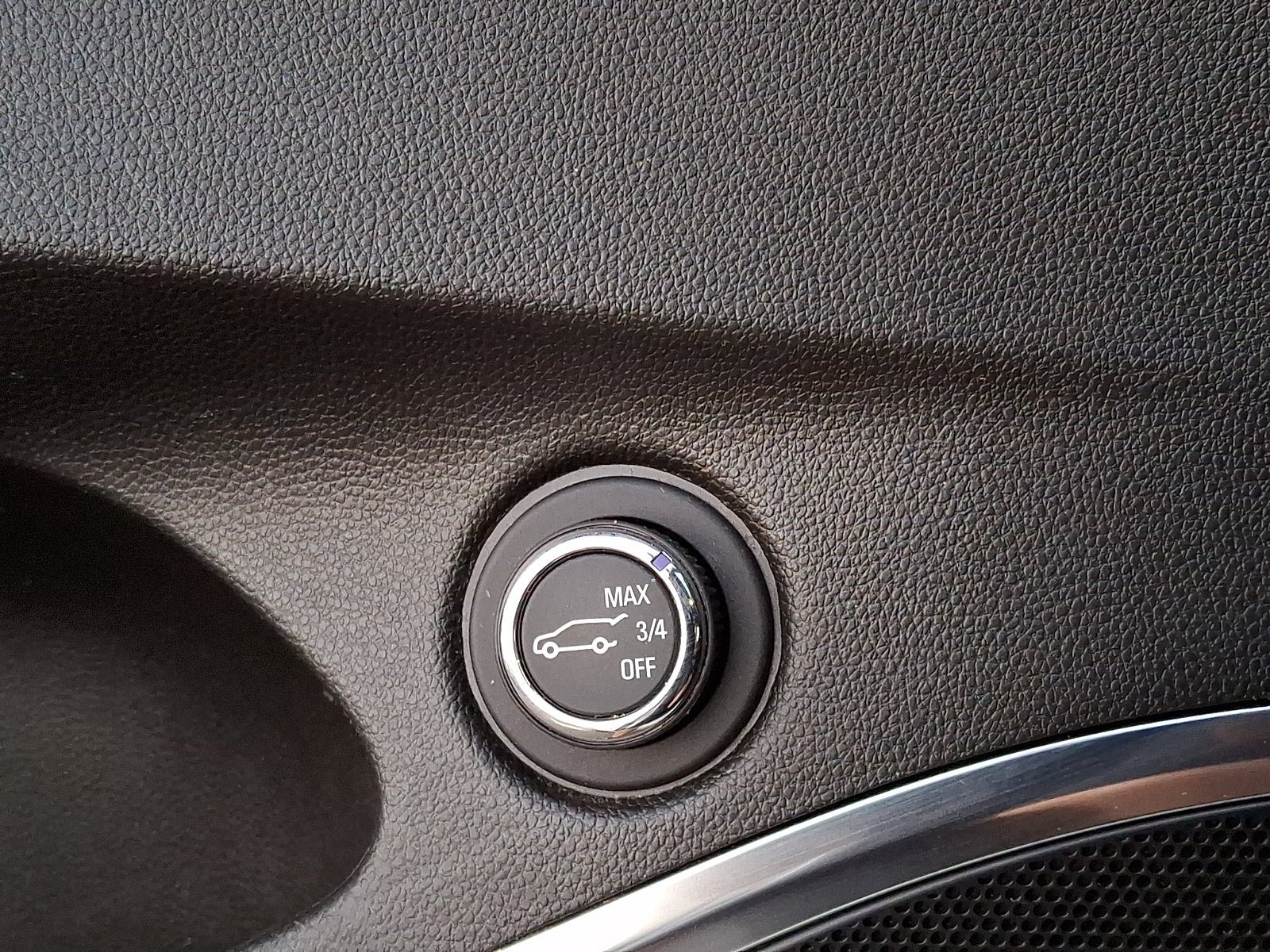 Used 2024 Buick Enclave Essence FWD image 27