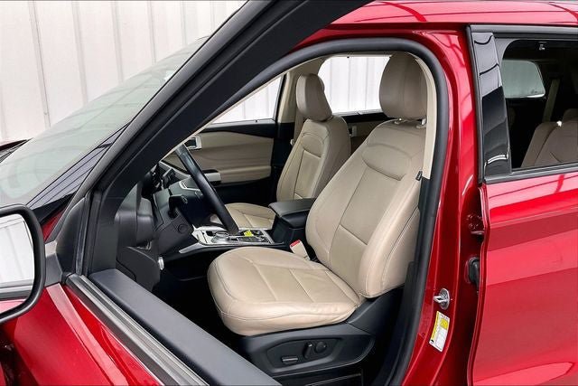 Used 2022 Ford Explorer Limited w/ Equipment Group 301A AWD/4WD image 8