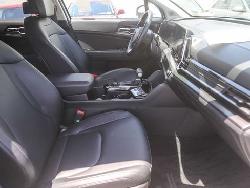 Certified 2024 Kia Sportage EX FWD image 17