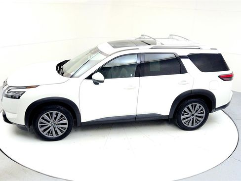 Used 2023 Nissan Pathfinder SL w/ SL Premium Package image 15