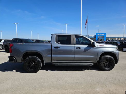 Used 2020 Chevrolet Silverado 1500 LT Trail Boss image 2