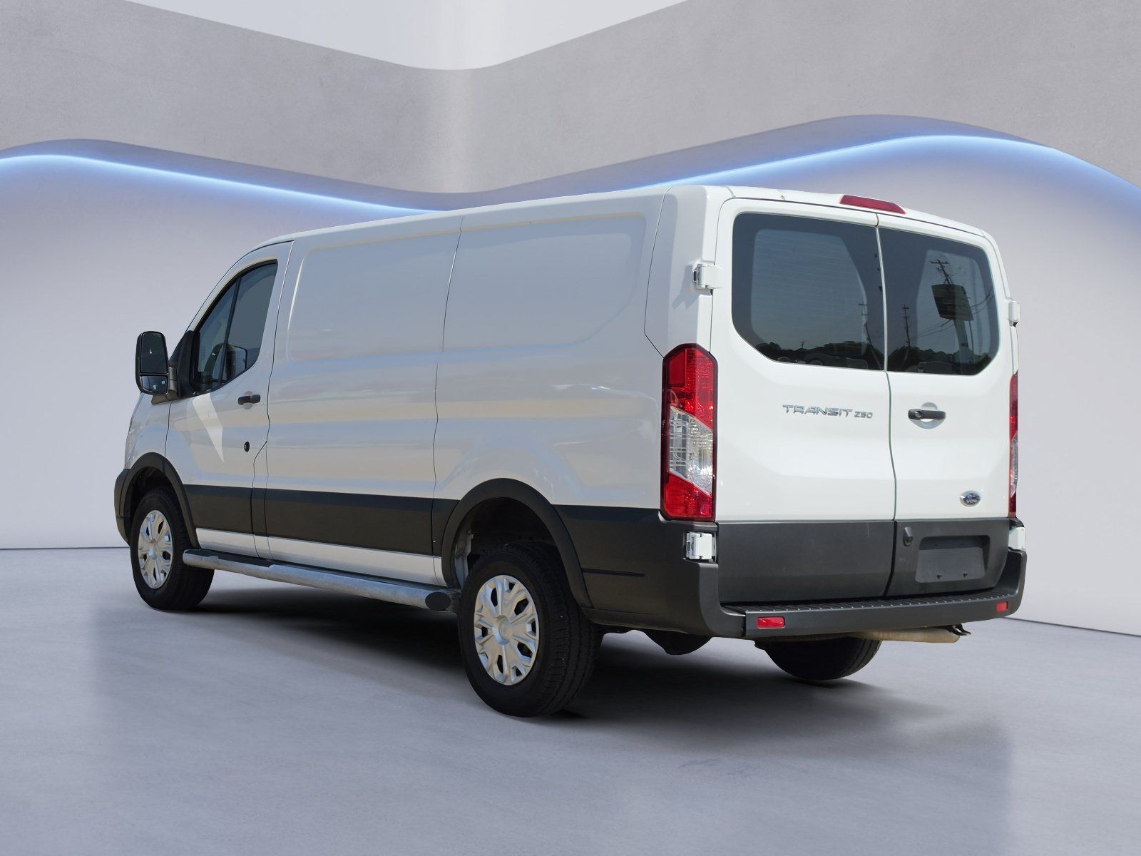 Used 2025 Ford Transit 250 Low Roof w/ Exterior Upgrade Package RWD image 4