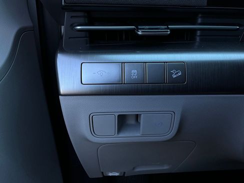 Used 2025 Hyundai Kona SEL image 21