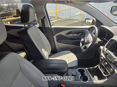 Used 2023 GMC Terrain SLT FWD image 10