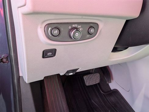 Used 2019 GMC Terrain SLT w/ Preferred Package image 22