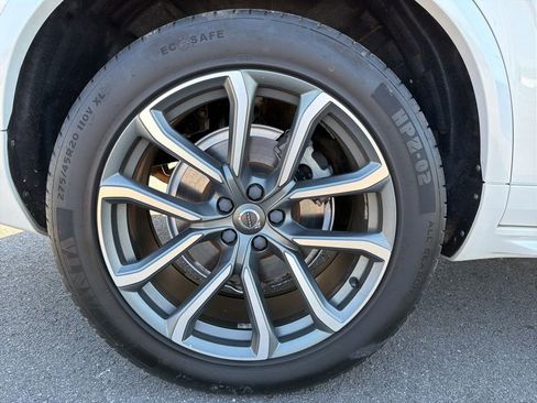 Used 2017 Volvo XC90 T6 Momentum w/ Vision Package AWD/4WD image 14