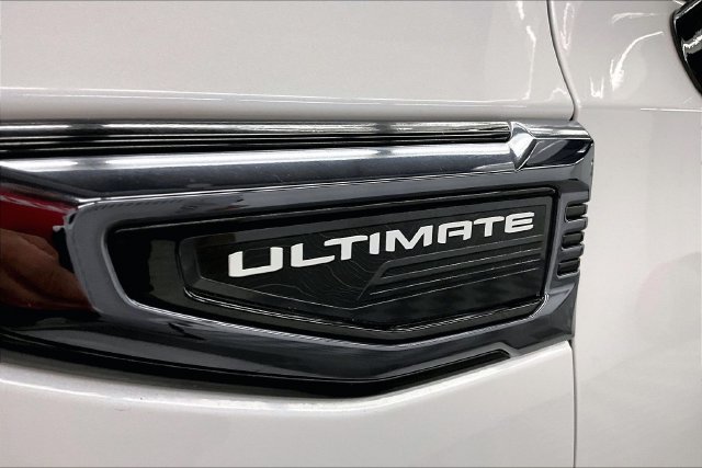Used 2025 GMC Yukon Denali Ultimate AWD/4WD image 38