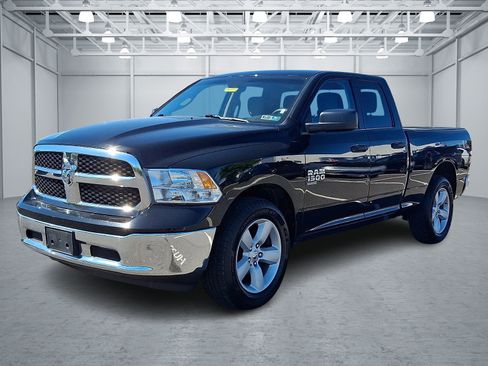 Used 2024 RAM 1500 Classic SLT AWD/4WD image 3