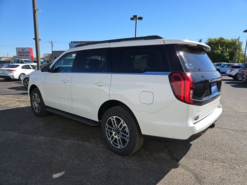 New 2025 Ford Expedition Active image 8