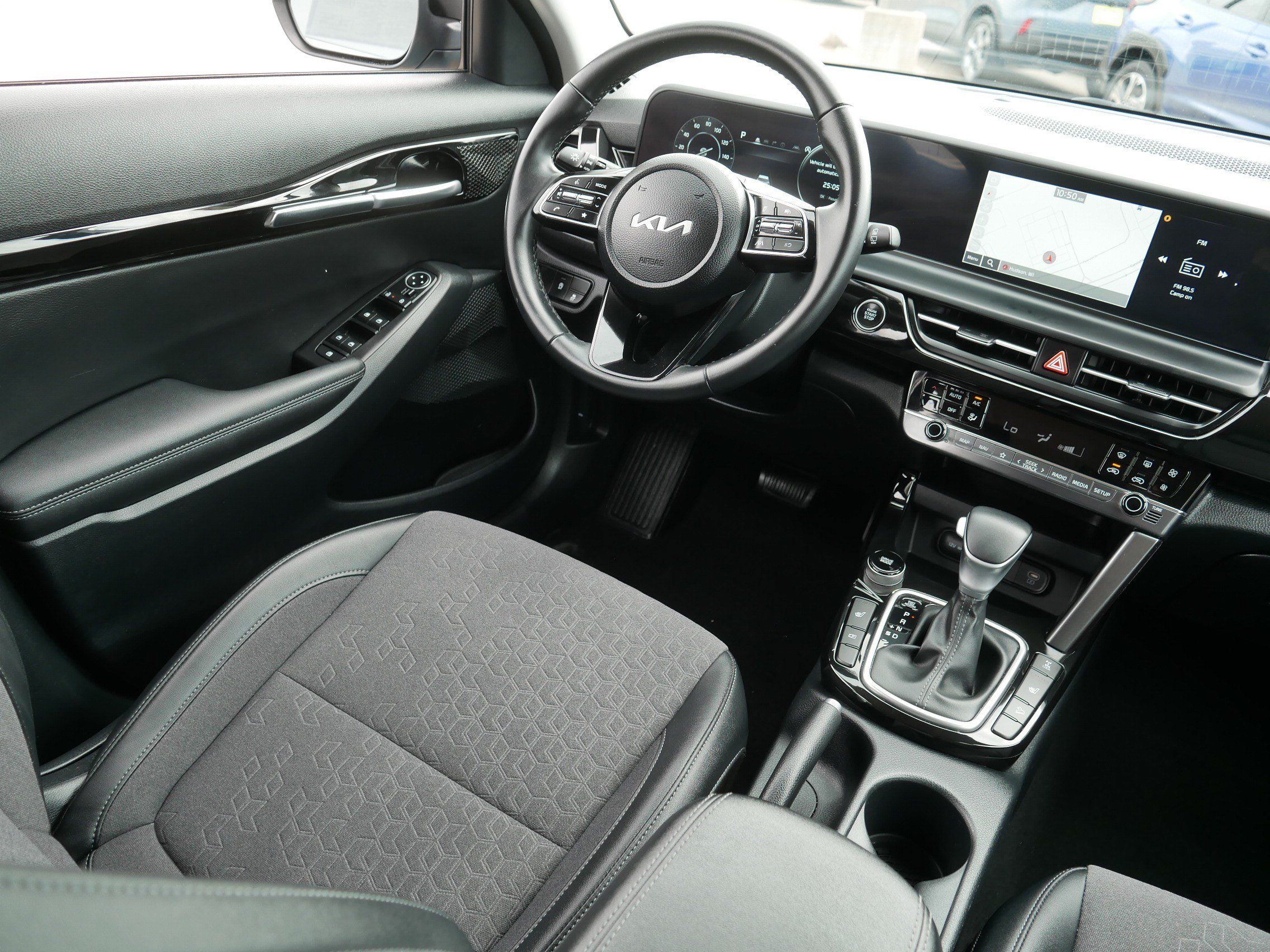 Used 2024 Kia Seltos S AWD/4WD image 9