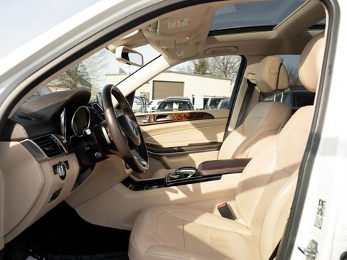 Used 2019 Mercedes-Benz GLS 550 4MATIC image 5