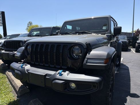 Certified 2023 Jeep Wrangler Unlimited w/ Cold Weather Group AWD/4WD image 3