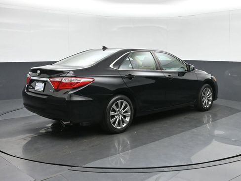 Used 2017 Toyota Camry XLE image 7