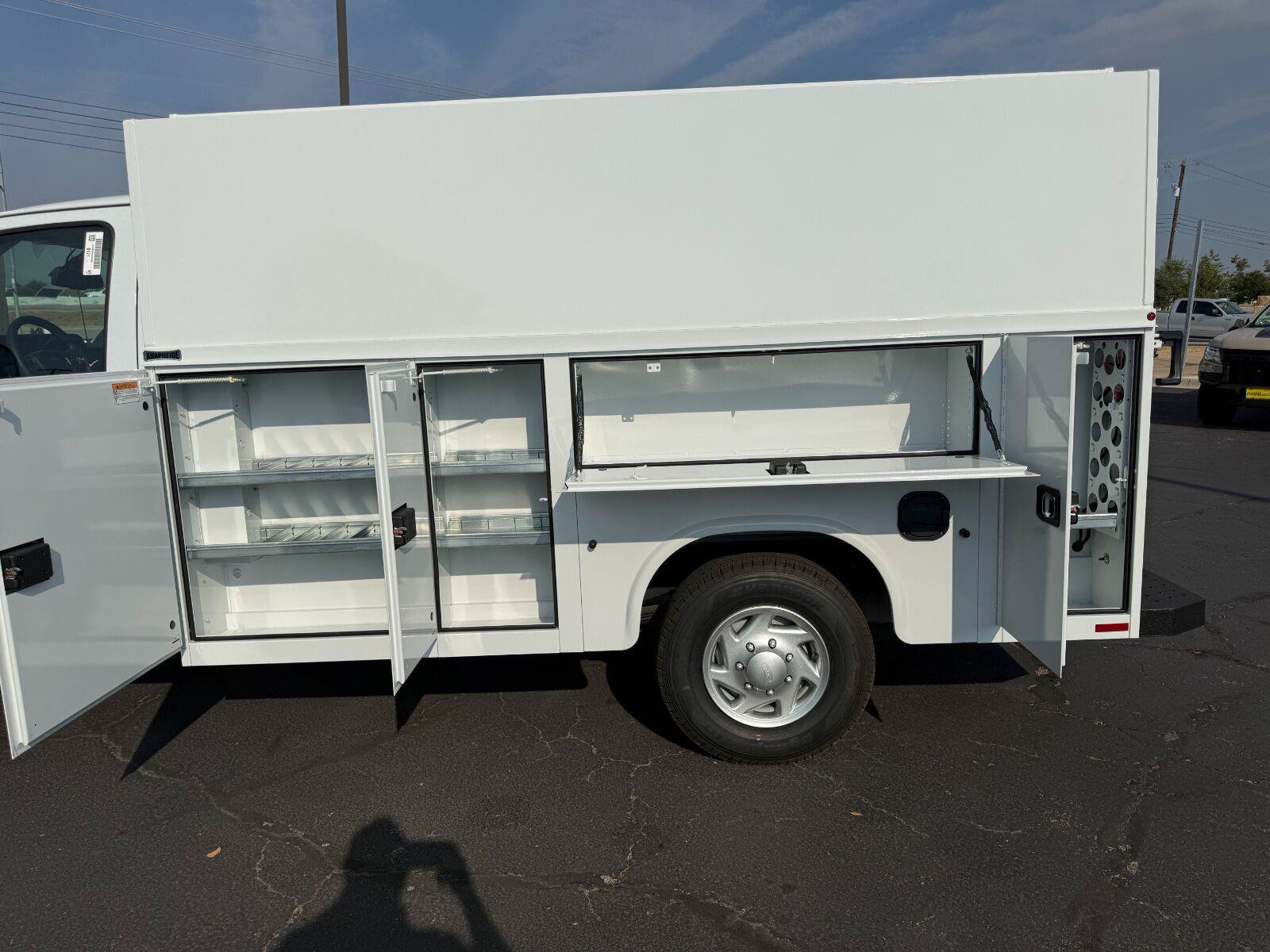 New 2027 Ford E-350 and Econoline 350 Super Duty w/ Power Equipment Group RWD image 5