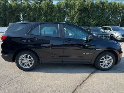 Used 2023 Chevrolet Equinox LS FWD image 9