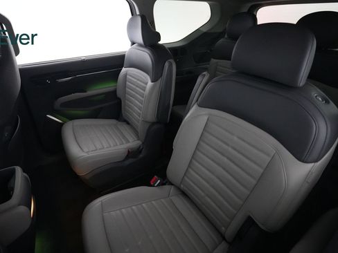 Used 2024 Kia EV9 Land AWD/4WD image 24