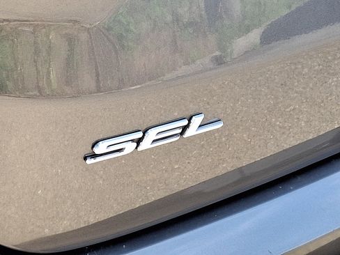 Used 2022 Ford Edge SEL w/ Convenience Package AWD/4WD image 31