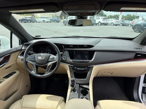 Used 2018 Cadillac XT5 Luxury w/ Driver Awareness Package FWD image 24